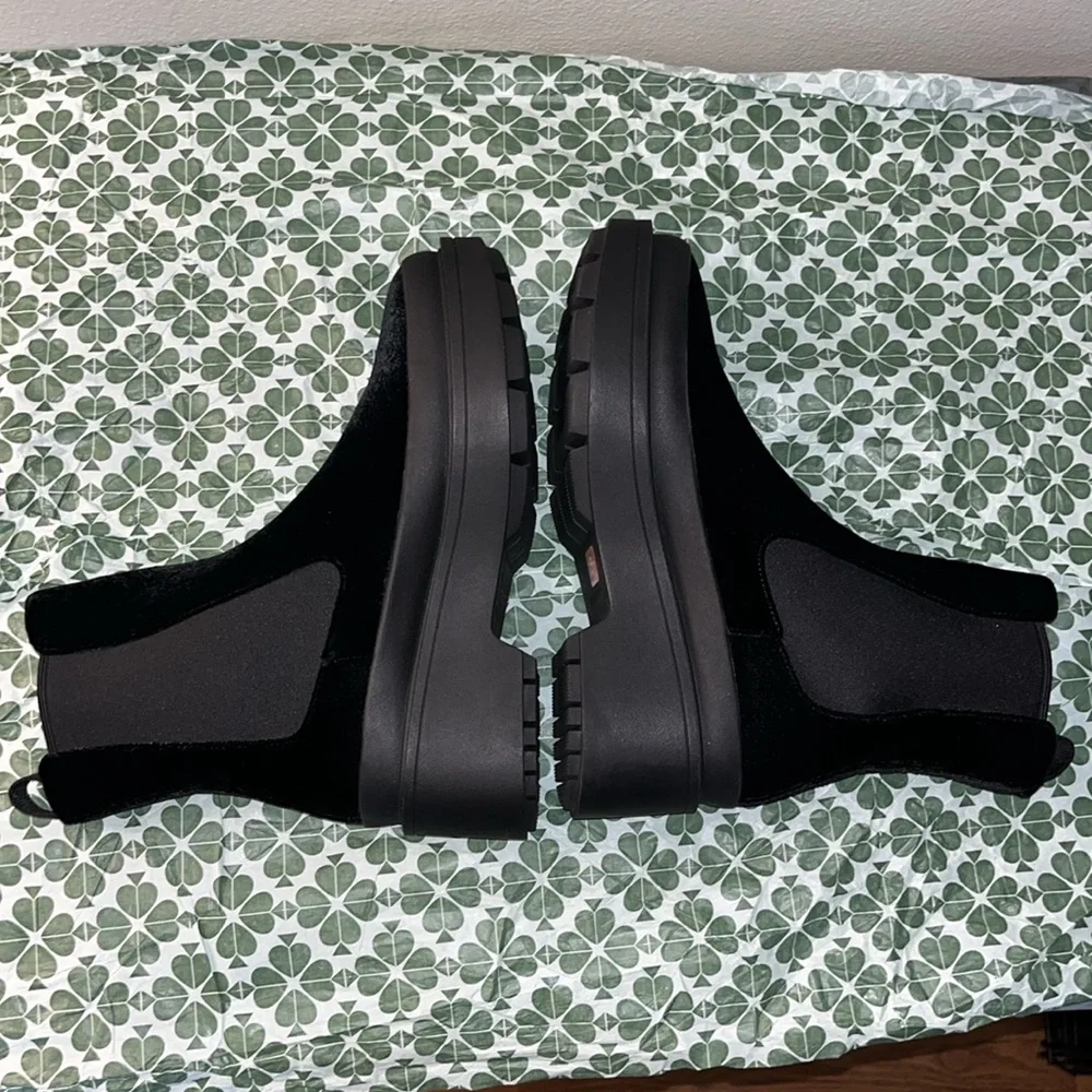 Kate Spade Winnie Black Velvet Round Toe Pull On Ankle Booties sz 5.5 NWOB